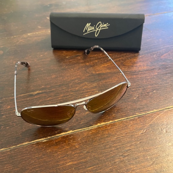 New Maui Jim’s aviators - Picture 3 of 3